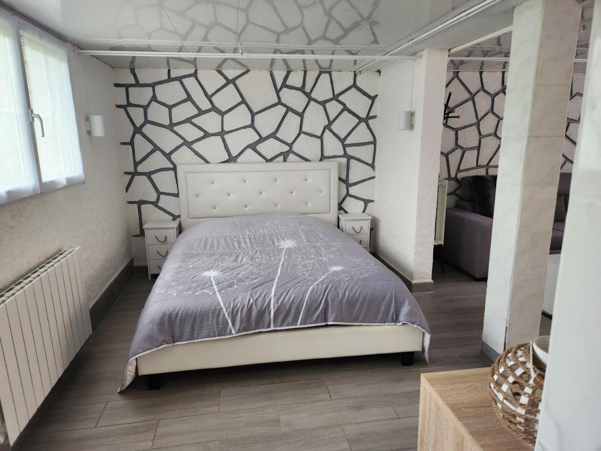 Studio, Pas De Collocation Possible Warmeriville المظهر الخارجي الصورة